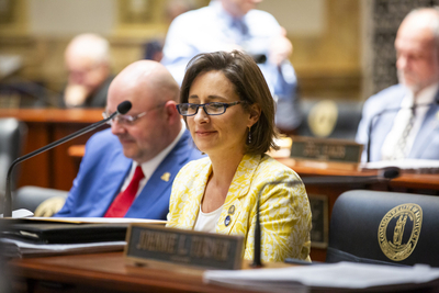 New academic year brings new curbs on electronic communications in Kentucky public schools&nbsp;