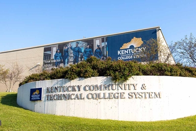 New academic year brings new curbs on electronic communications in Kentucky public schools&nbsp;