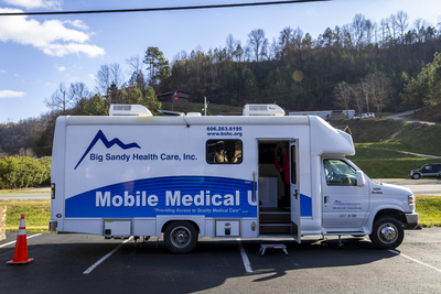 Not all expectant moms can reach a doctor’s office. This Kentucky clinic travels to them.