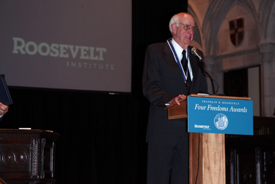 Kentucky writer, farmer and advocate Wendell Berry dies at 92