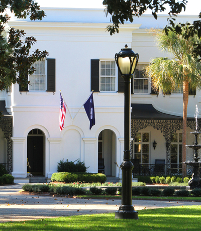 SC schools, government agencies must buy US-made flags under new state law