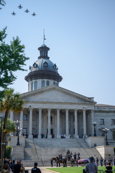 Mourners say goodbye to US Sen. Lindsey Graham at SC Statehouse