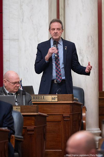 Gov. Morrisey, Kanawha delegate call for roads review after numerous vehicles fall off interstate