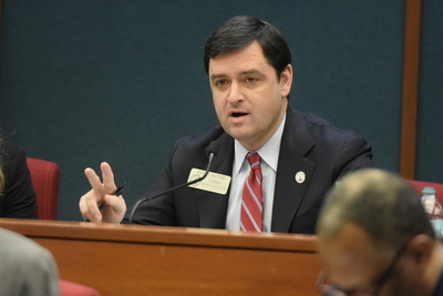 Governor signs off on literacy push, ban on cell phones in Georgia high schools