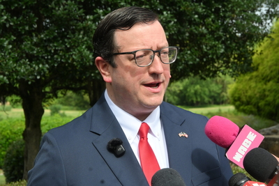 Top U.S. Senate Republican stumps with Collins in Georgia as seat appears to slip out of reach