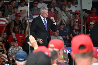 Georgia draws high-profile boosters to the campaign trail as candidates enter the homestretch
