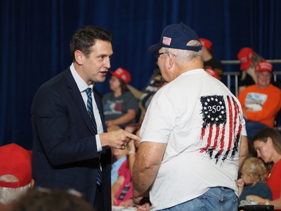 Vance rallies Iowa Republicans, says Trump’s trade policies benefit farmers