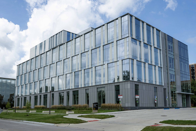 New UI clinic pilots exercise treatments to improve health of cancer patients, survivors