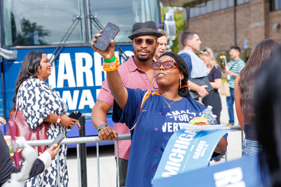 Cast of &amp;lsquo;Scandal&amp;rsquo; reunites in Michigan to rally Harris supporters around reproductive rights