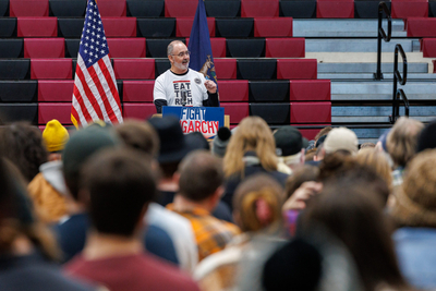 Bernie Sanders draws 10,000 supporters to Warren for a ‘Fight Oligarchy’ rally
