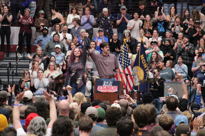 Bernie Sanders, AOC, bring thousands to their feet in the ‘Fighting Oligarchy’ tour