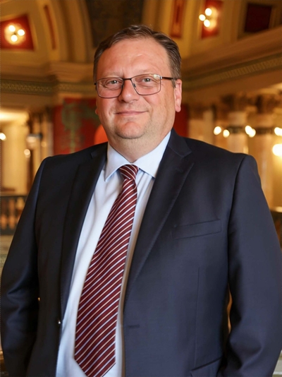 Montana governor announces leadership transition at Department of Administration