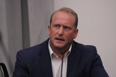 State officials detail how they were forced to rush Ellsworth’s contracts