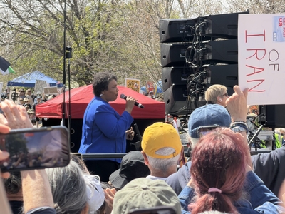 Thousands rally in Albuquerque, Santa Fe for No Kings anti-Trump protest