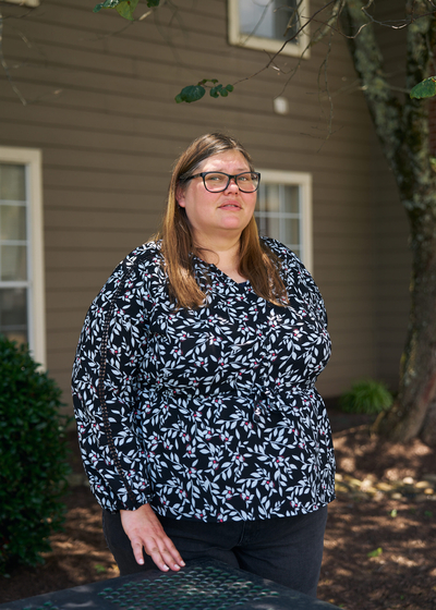 Andrea Heady reborrowed on her Flex Loan over a dozen times after receiving notifications from Advance saying that she could borrow more. (Stacy Kranitz for ProPublica)
