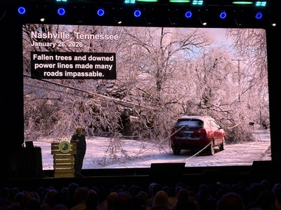 Al Gore talks renewable energy, data centers and climate crisis at Tennessee conference