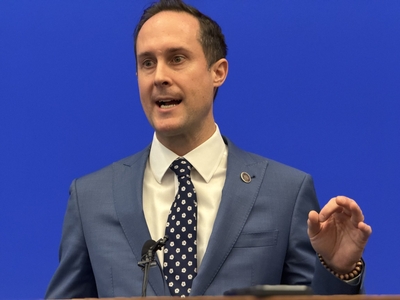 Spanberger defends wave of vetoes as frustrated Democrats push back
