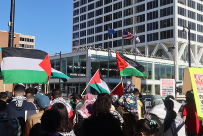 Milwaukee residents gather to stand in solidarity with Palestinian residents, as the Israeli government conducts an assault on Gaza. (Photo | Isiah Holmes)