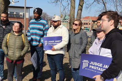 A group of Milwaukee residents attend an early voting event. (Photo | Isiah Holmes)