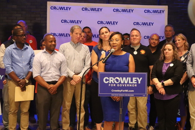 Ericka Crowley, the wife of Milwaukee County Executive David Crowley, speaks at her husbands campaign re-launch. (Photo by Isiah Holmes/Wisconsin Examiner)