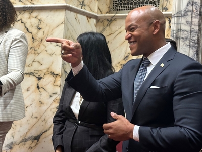 Handshakes, hugs and kisses on legislature’s first day; the arm-wrestling comes next