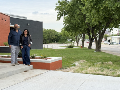 Old Omaha potato chip factory produces paintings, pottery, art pieces