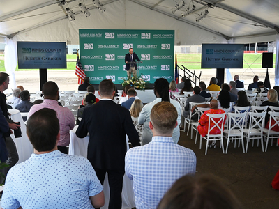 ‘When Amazon comes to town.’ Clinton and company host ribbon cutting for new data center&nbsp;