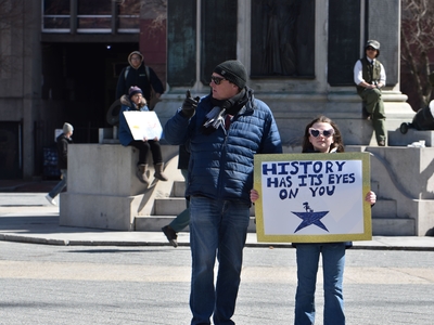 No Kings protest crowd at RI State House estimated as high as 20,000