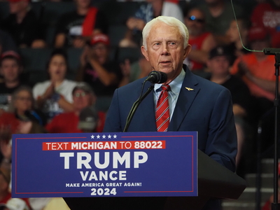 Trump and Vance talk RNC, assassination attempt and manufacturing at Grand Rapids rally
