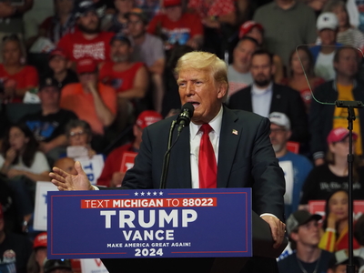 Trump and Vance talk RNC, assassination attempt and manufacturing at Grand Rapids rally