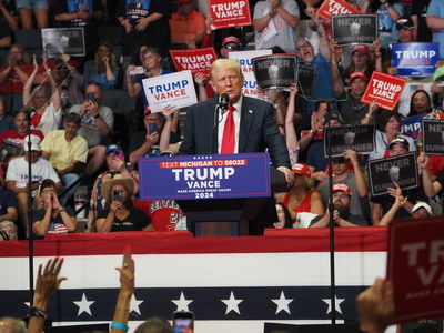 Trump and Vance talk RNC, assassination attempt and manufacturing at Grand Rapids rally