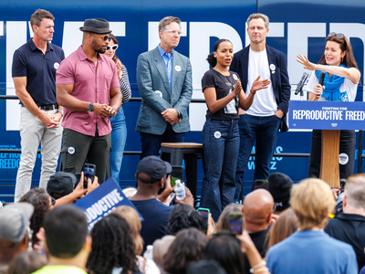 Cast of &lsquo;Scandal&rsquo; reunites in Michigan to rally Harris supporters around reproductive rights