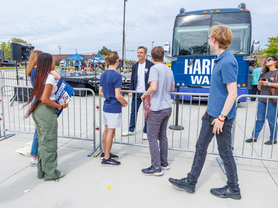 Cast of &lsquo;Scandal&rsquo; reunites in Michigan to rally Harris supporters around reproductive rights