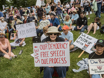‘Down with deportations!’ shouted by thousands at Detroit’s Clark Park amid minor confrontations