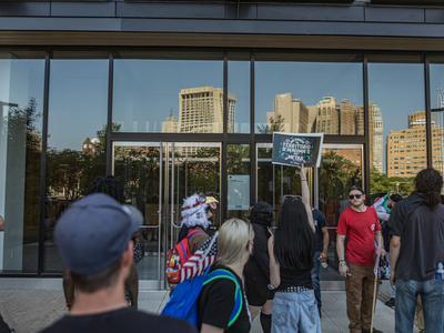 ‘Down with deportations!’ shouted by thousands at Detroit’s Clark Park amid minor confrontations