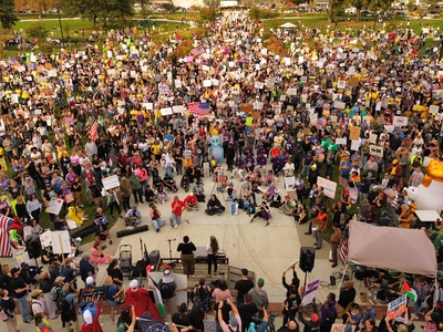 Demonstrators amplify growing fear of Trump autocracy during Michigan-wide No Kings rallies
