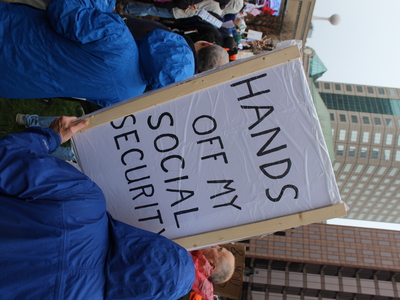 Thousands gather at Ohio Statehouse in “Hands Off” to protest Trump