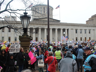 Thousands gather at Ohio Statehouse in “Hands Off” to protest Trump