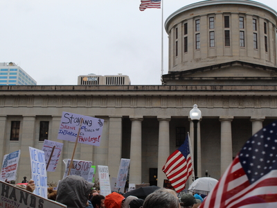Thousands gather at Ohio Statehouse in “Hands Off” to protest Trump