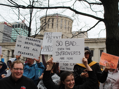 Thousands gather at Ohio Statehouse in “Hands Off” to protest Trump