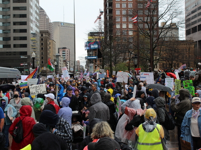 Thousands gather at Ohio Statehouse in “Hands Off” to protest Trump