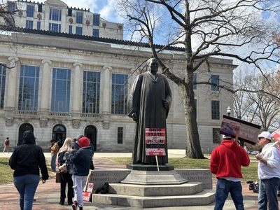 Hundreds of Ohio State University students call on university to remove Wexner name from buildings