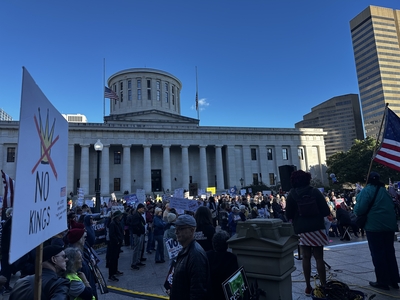 Thousands gather at ‘No Kings’ rallies across Central Ohio urging early voting