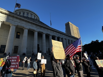 Thousands gather at ‘No Kings’ rallies across Central Ohio urging early voting