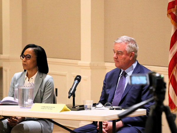 Trone, Alsobrooks vie for support from high-turnout senior living community