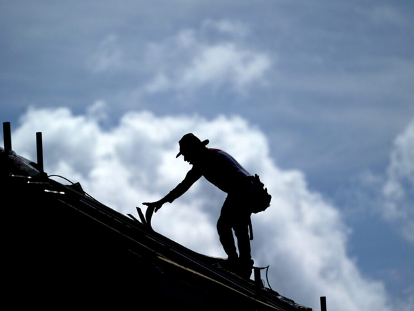 Many states decline to require water breaks for outdoor workers in extreme heat