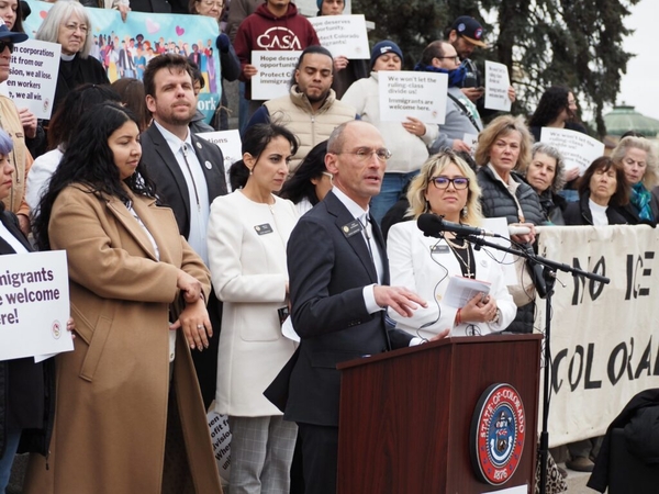 Democrats push nearly 250 state bills opposing federal immigration efforts