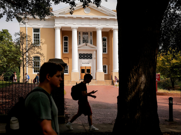 How many South Carolina college grads stay in state for work?