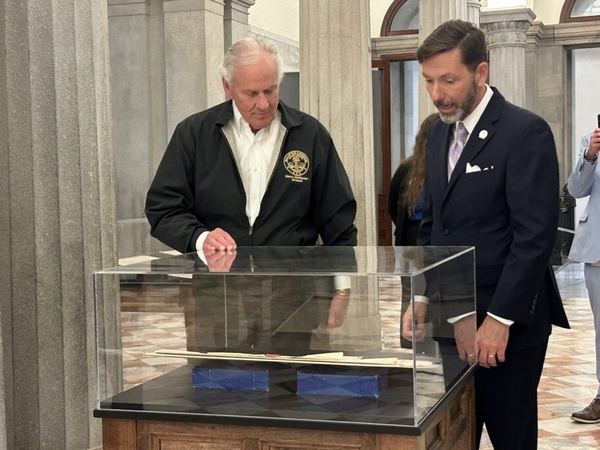 SC governor recognized for preserving records, making them easy to access
