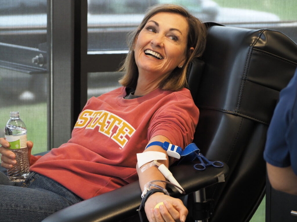 Gov. Kim Reynolds calls for Iowans to donate blood amid national shortage